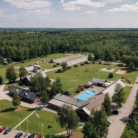 Holiday Village Suur Toell Kuressaare Bagian luar foto